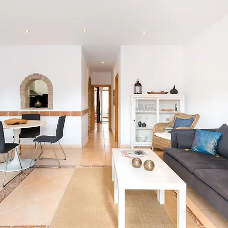 Tio Charles De June - Charming 2 Bedroom Appartement *